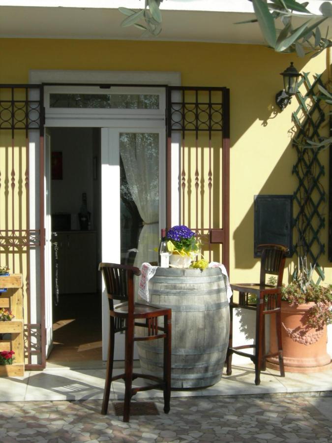 Residenza Lucrezia Lägenhet Cavaion Veronese Exteriör bild